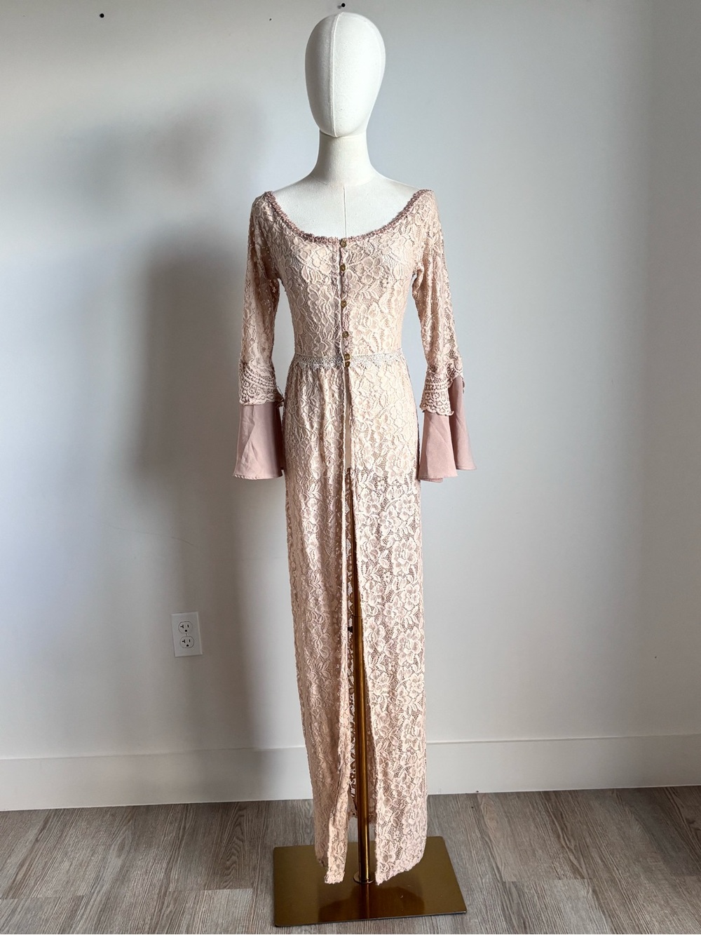 doria beach beige floral lace bell sleeve maxi dress duster size medium